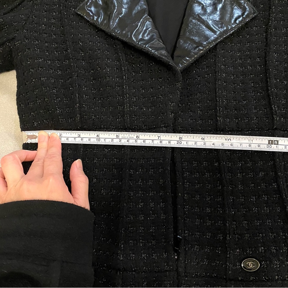 Authentic Chanel tweed jacket - Picture 12 of 12